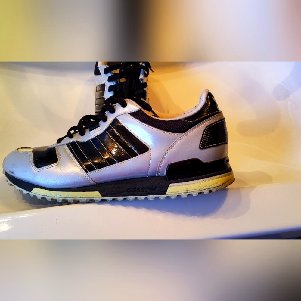 Adidas ZX 700 Patent leather